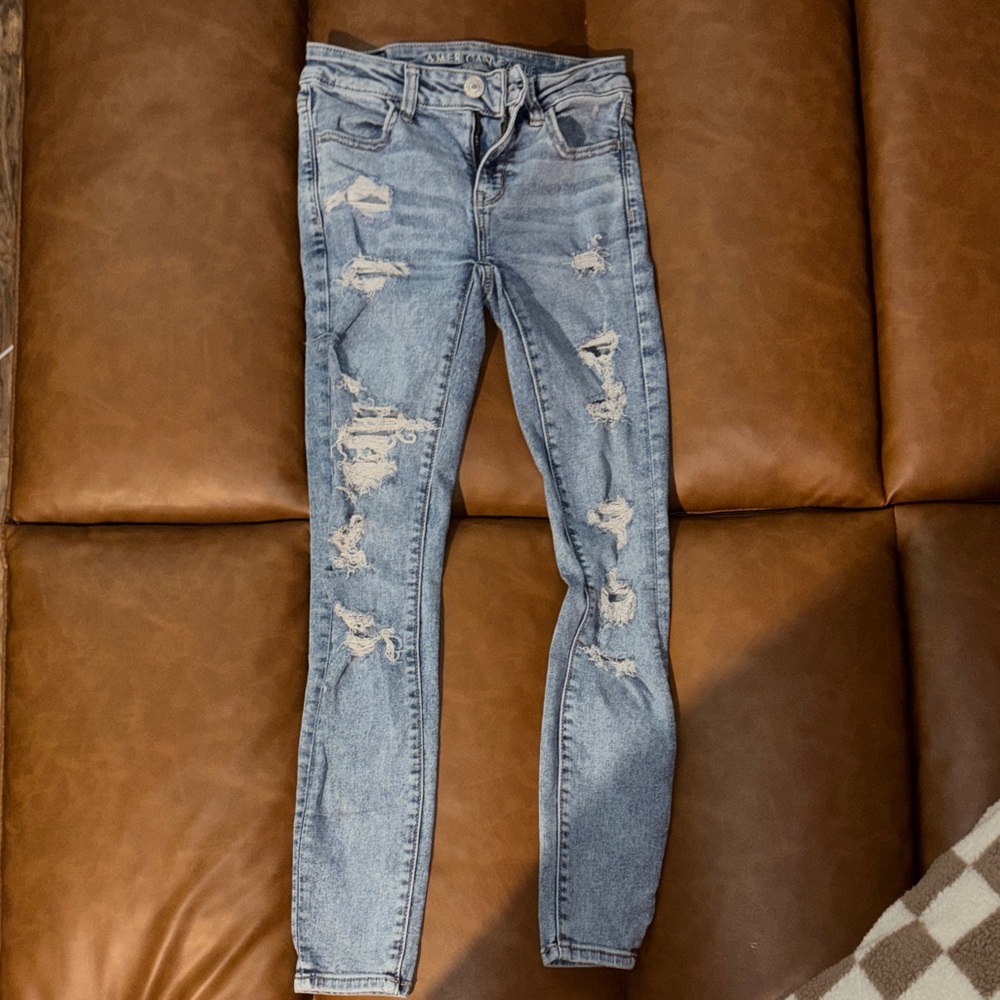 American Eagle Outfitters Light Blue Distressed Skinny Jeans